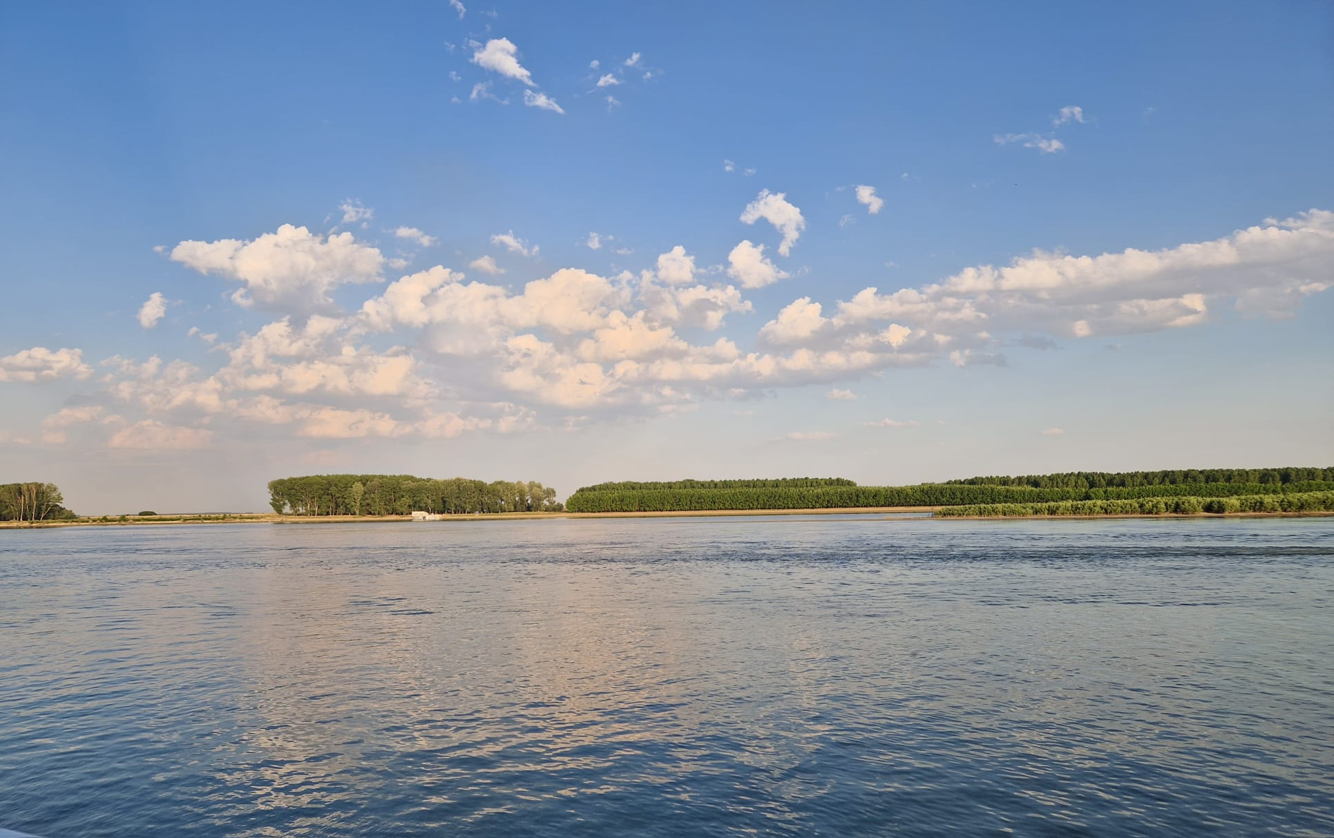 Galaţiul dunărean, capitala poeziei de ziua fluviului