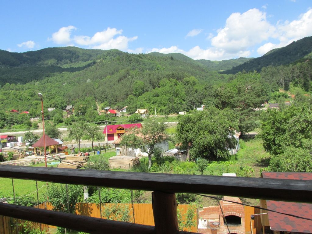 VACANȚĂ DE VIS pe Valea Buzăului: Peisaje rustice şi un loc ideal de cazare