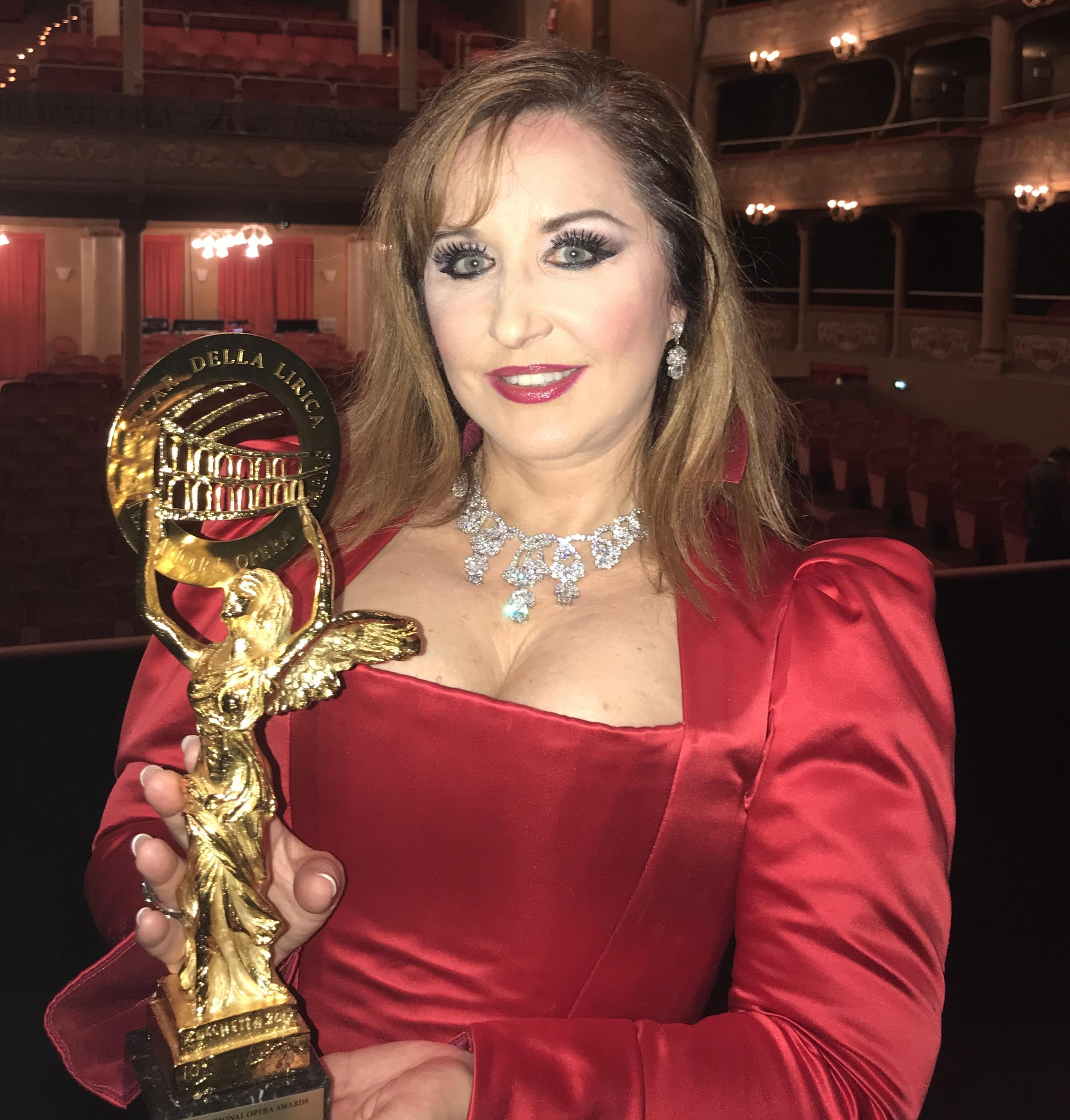 O soprană de excepţie, Elena Moşuc, la Galaţi. Un dar muzical - Balul Operei