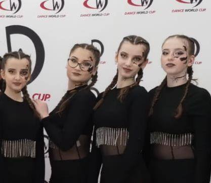 Eleve de la Şcoala Gimnazială Nr. 7, la un concurs de dans în Spania