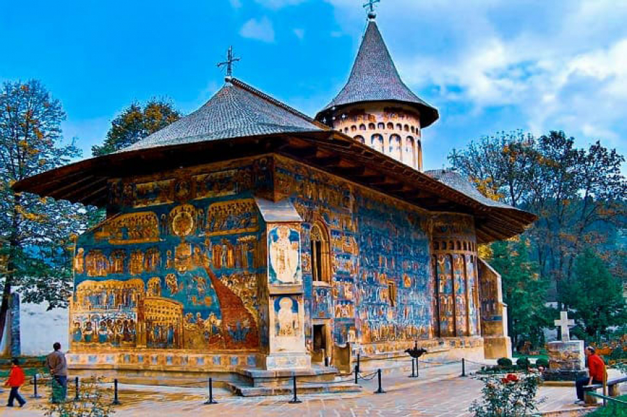 Începe construcția Bisericii „Sf. Gheorghe” de la Voroneț, ctitorie a lui Ștefan cel Mare