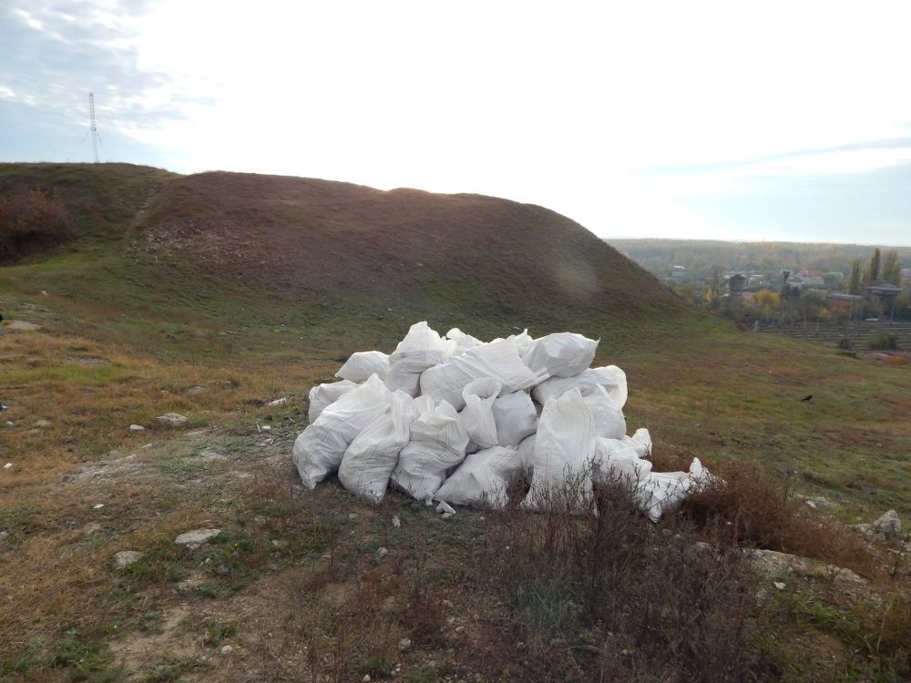 GUNOAIE aruncate la Castrul Roman