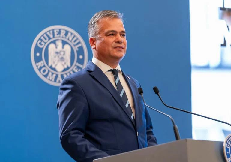 Cabinetul propus de Adrian Veştea a picat la votul Parlamentului. Premierul desemnat şi-a recunoscut înfrângerea