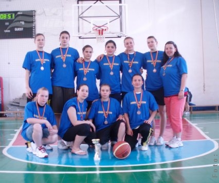 Medalii de bronz pentru baschetbalistele de la LPS