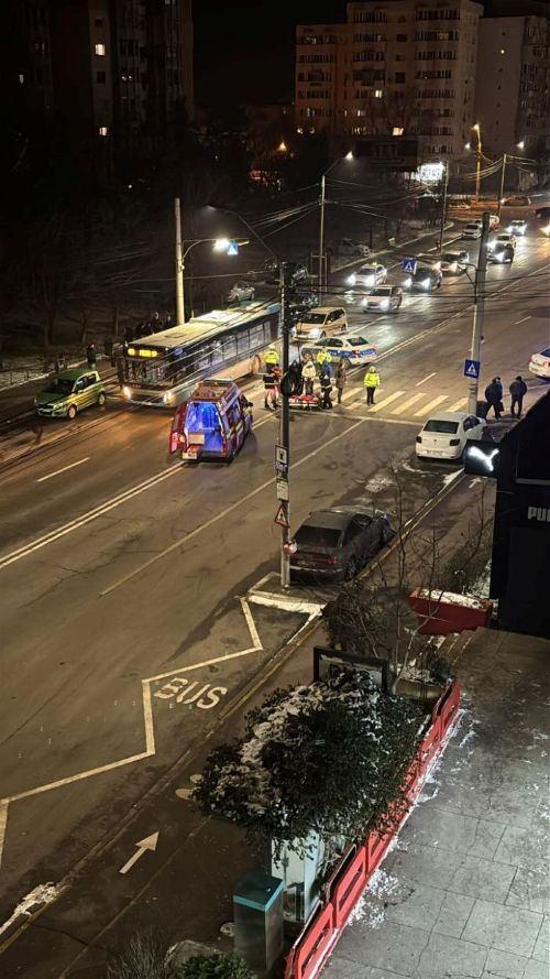 Accident pe trecerea de pietoni. Un băiat a fost rănit