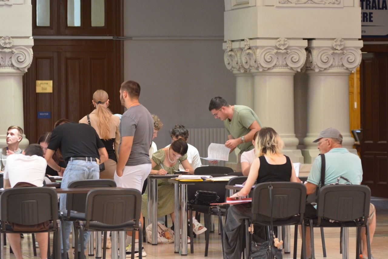 Dreptul şi Marketingul - în topul preferințelor admiterii la Universitatea „Dunărea de Jos”