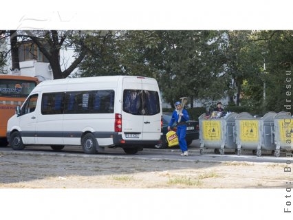 O staţie la tomberoane, vă rog!