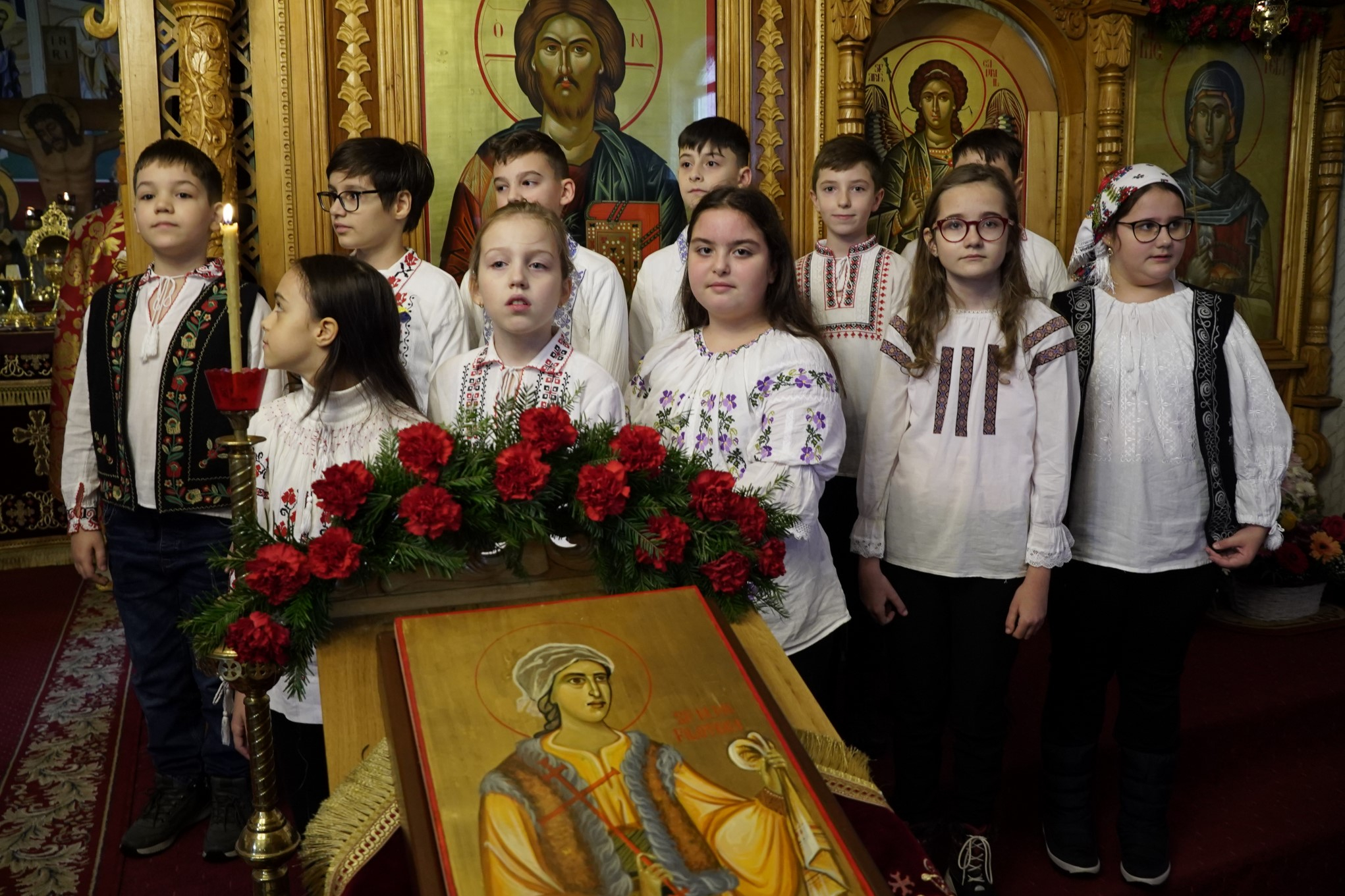 Hram la Biserica "Sfânta Muceniţă Filofteia"