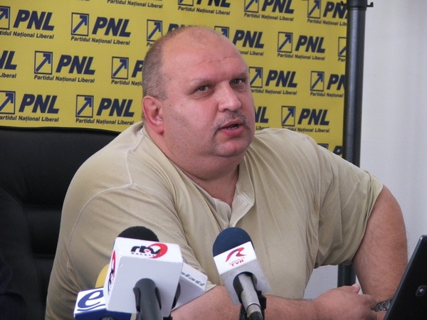 Diguri modulare pentru a ne proteja de inundaţii / Propunerea senatorului Paul Ichim este viabilă