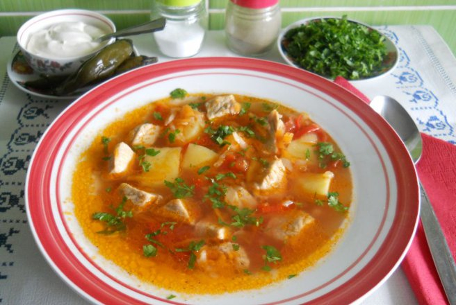 Ciorba țărănească de porc, ideală pentru masa de prânz