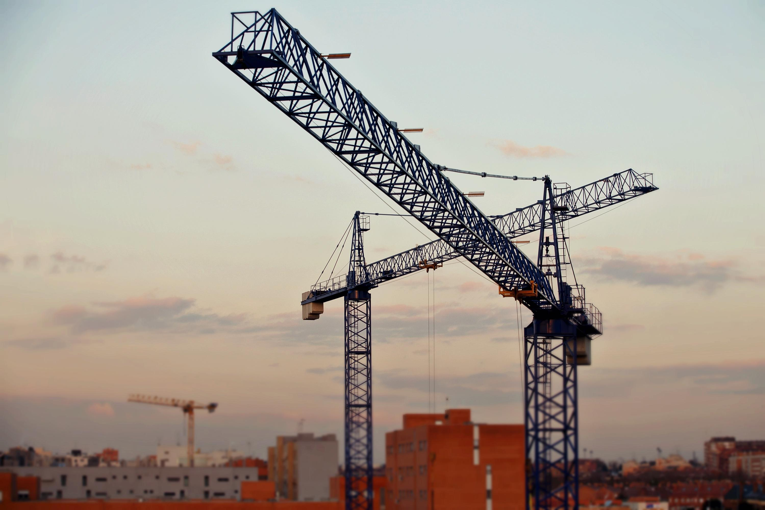 Piaţa construcţiilor rezidenţiale se dezgheaţă încet