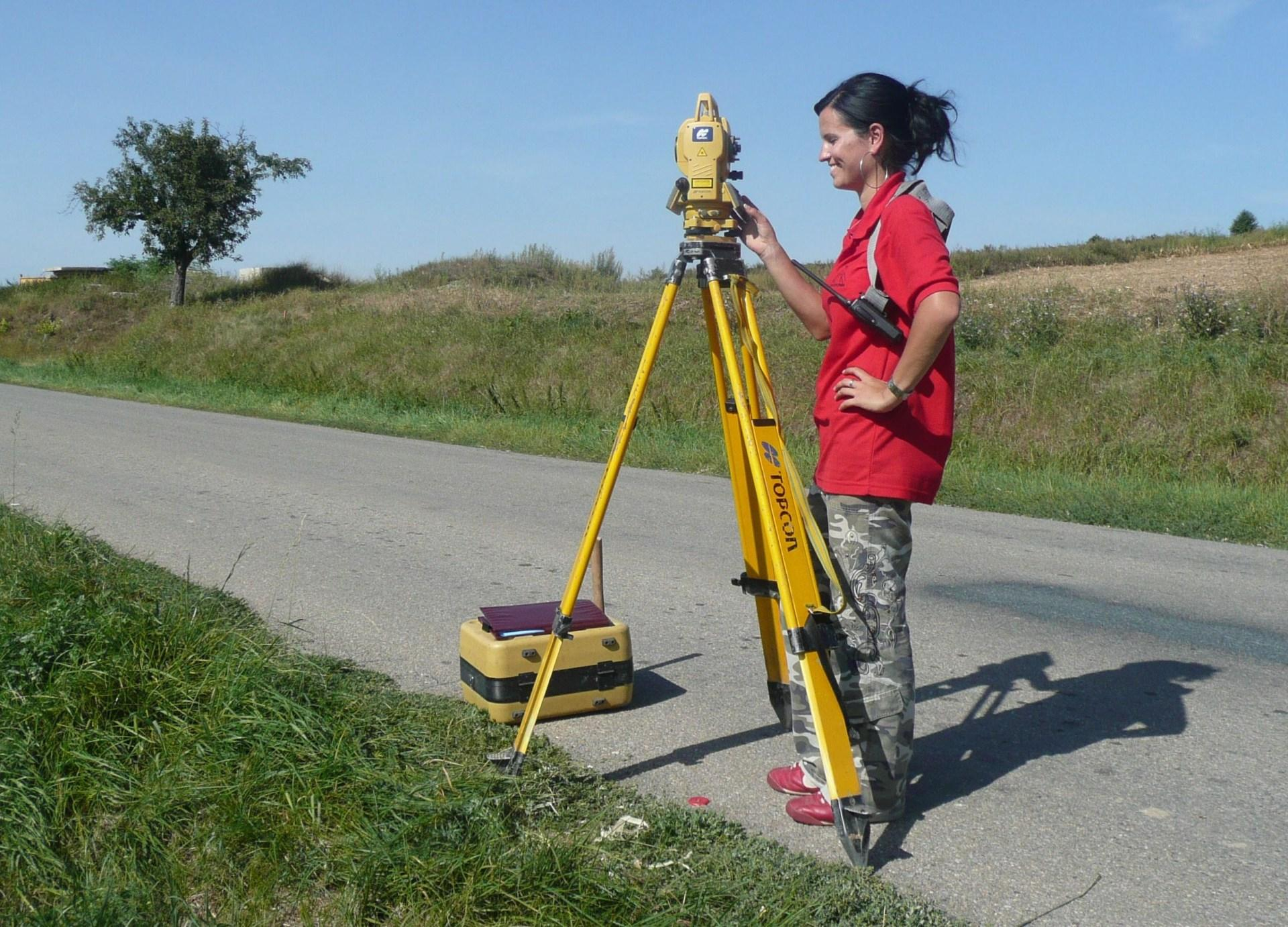 LOCURI DE MUNCĂ | Primăria Galați caută ingineri geodezi