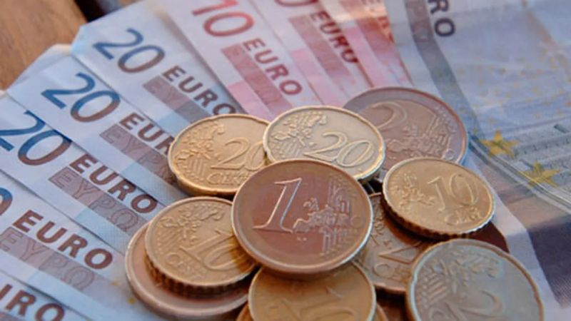 Analiza financiară. Euro a încheiat săptămâna la 5,233 lei