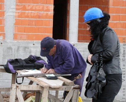 Zeci de mii de gălăţeni muncesc la negru! 