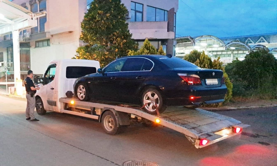 Prins la vamă cu un BMW cu acte false