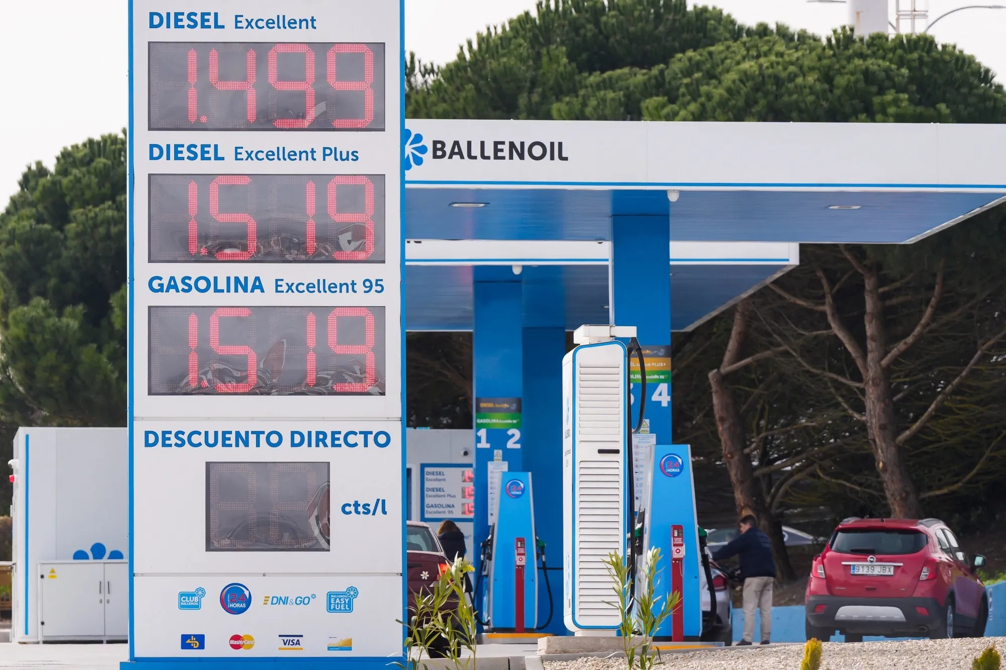 Spania reduce TVA la combustibili, pentru a reduce preţurile