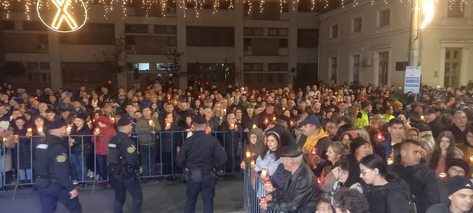 Jandarmi gălăţeni şi băcăuani asigură ordinea în Noaptea de Înviere