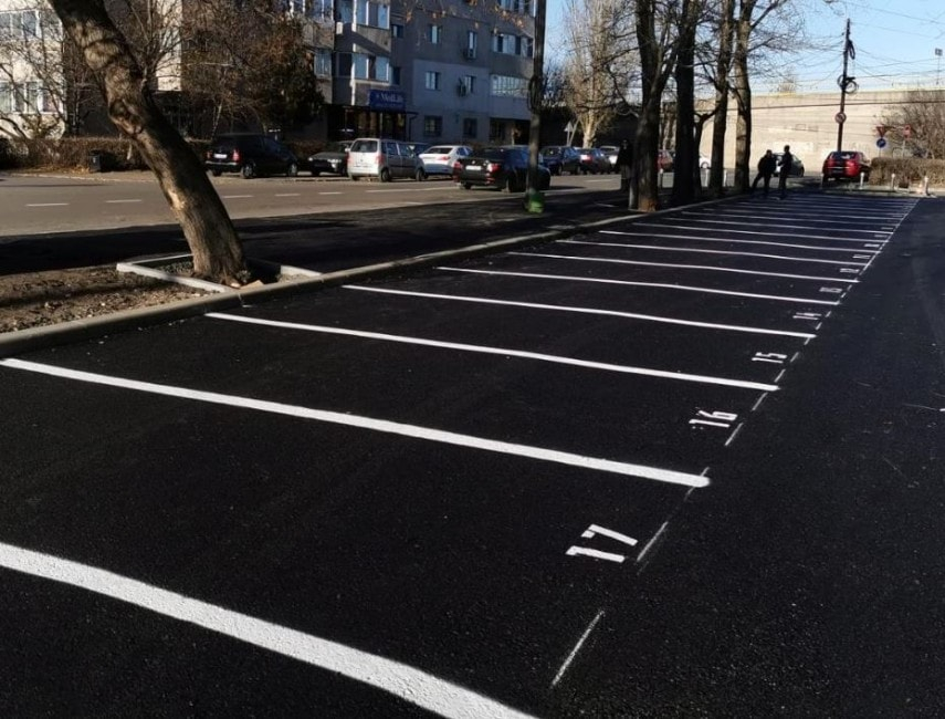 Taxele de parcare din Tecuci, dublate pentru a doua maşină