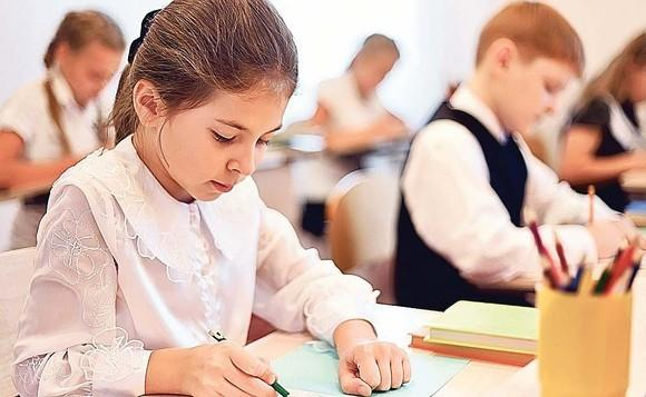 Elevii de clasa a IV-a susţin Evaluarea Naţională