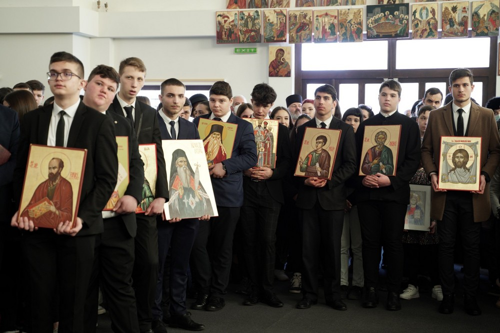 Expoziție de icoane, schițe și desene cu tematică iconografică