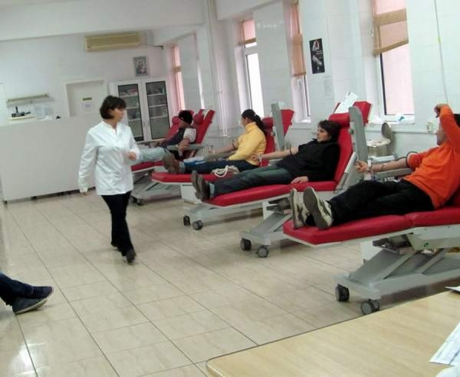 MULȚUMIRI. Zeci de gălăţeni au DONAT SÂNGE pentru colega noastră