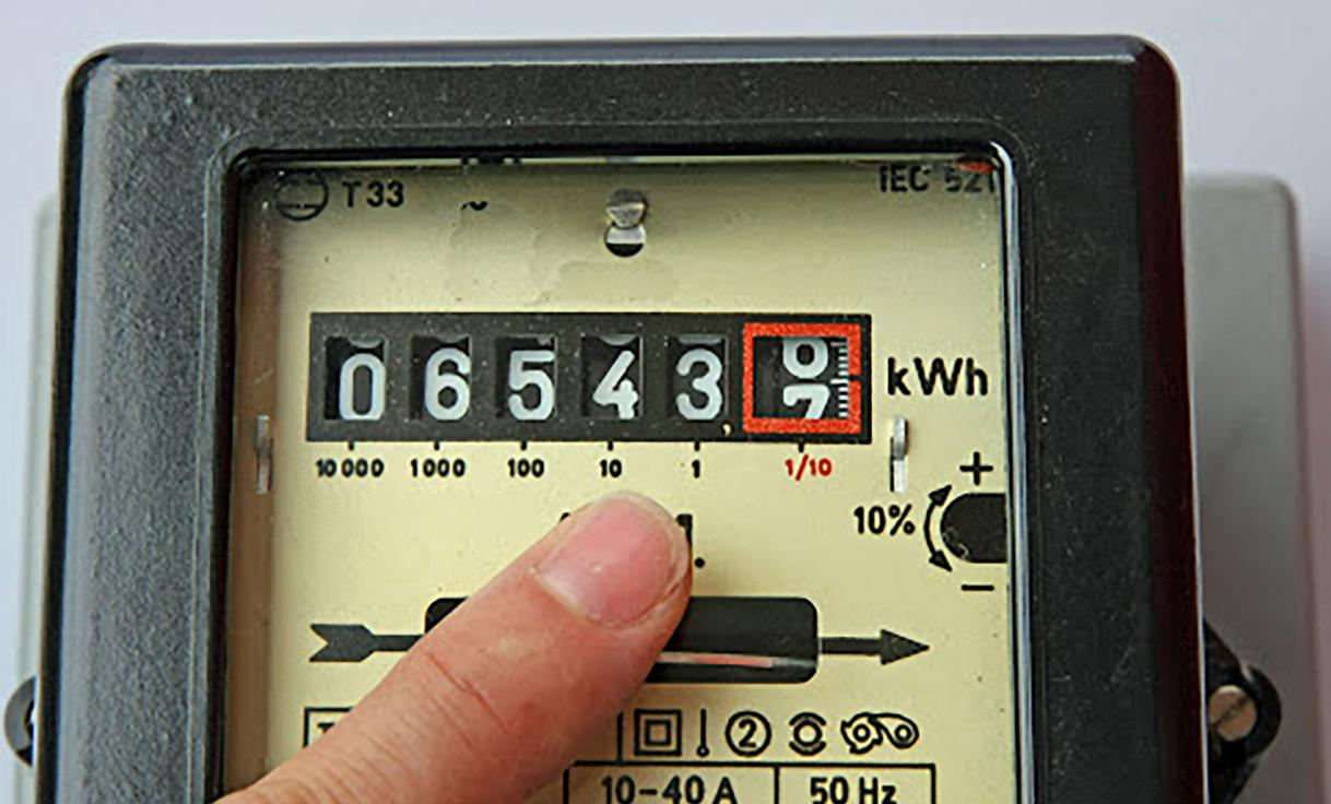 Românii sunt sfătuiți să-și schimbe furnizorul de energie