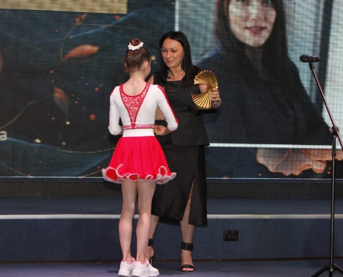 Tecuceancă premiată pentru performanță în industria alimentară