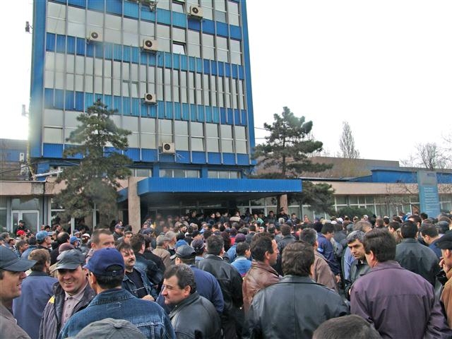 Conducerea ArcelorMittal nu oferă nimic în plus la salarii pentru 2012!  