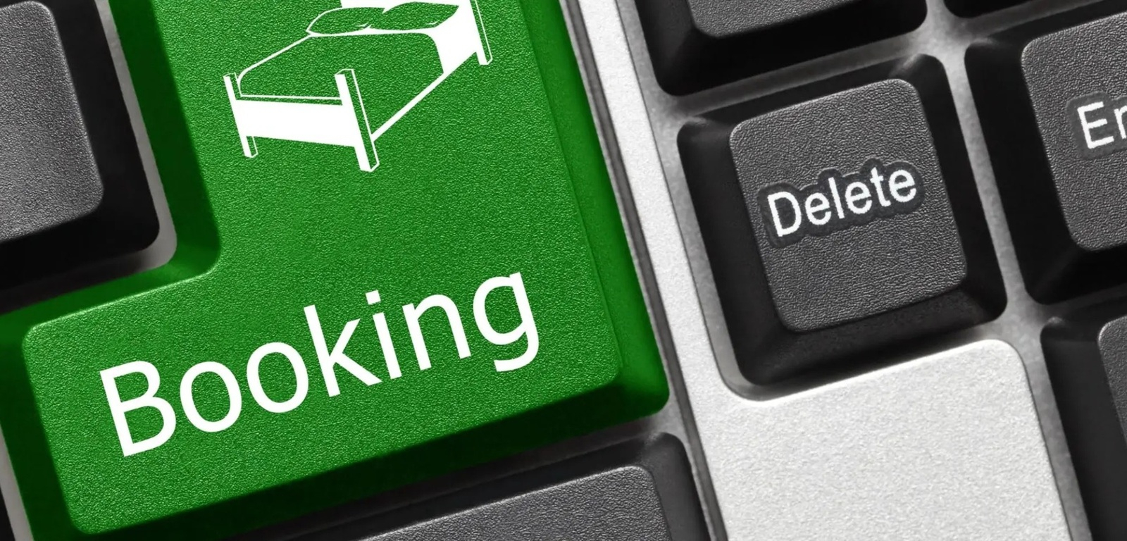 Mii de hoteluri cer compensații de la Booking.com