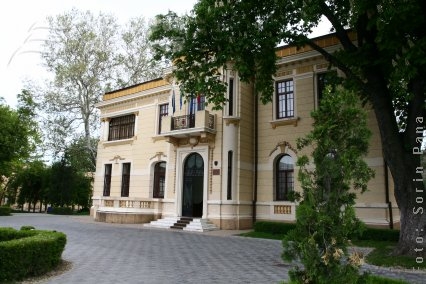 Sală pentru şedinţele în plen