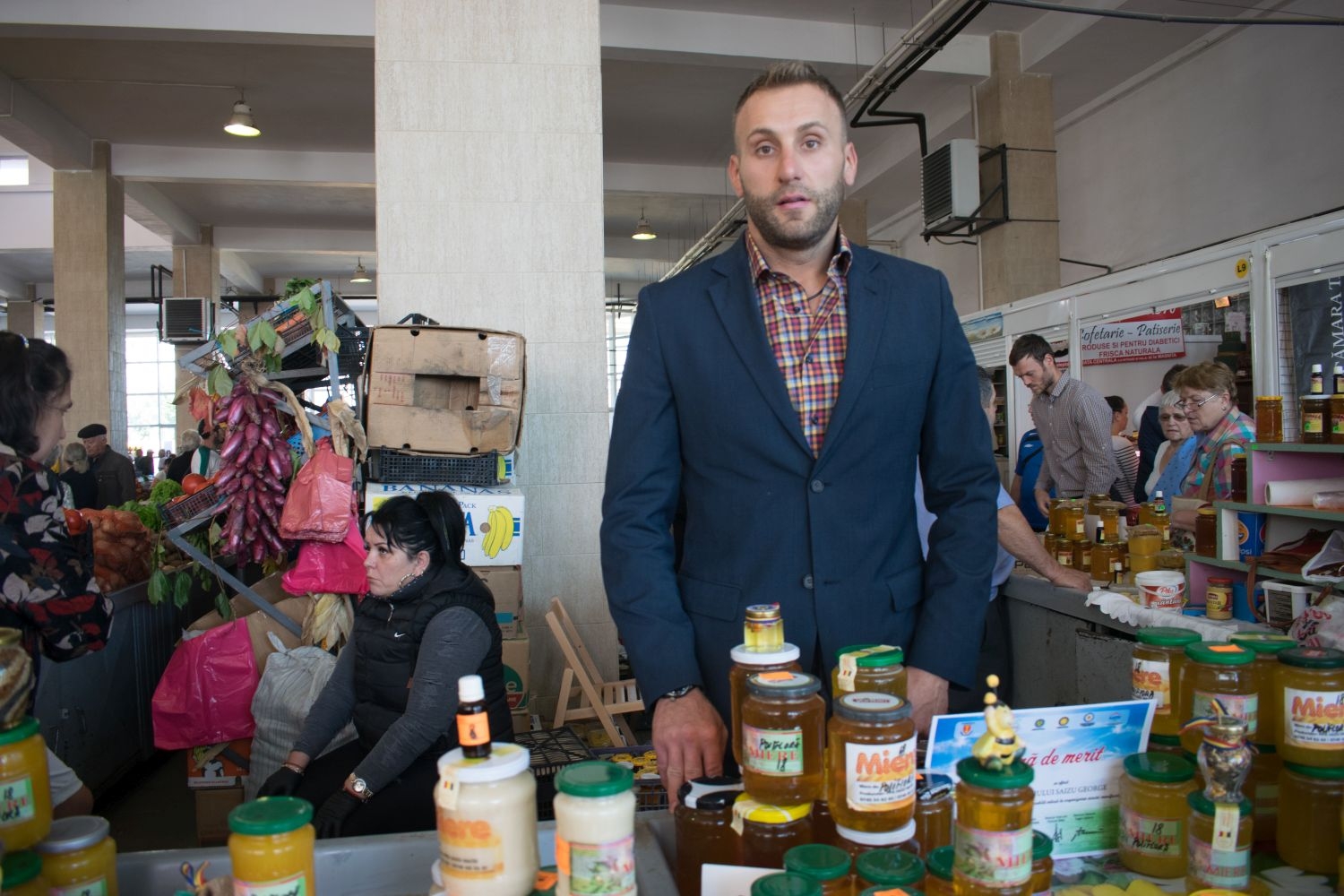 George Saizu, tânăr apicultor: "Potenţial apicol avem. Să-l valorificăm!"