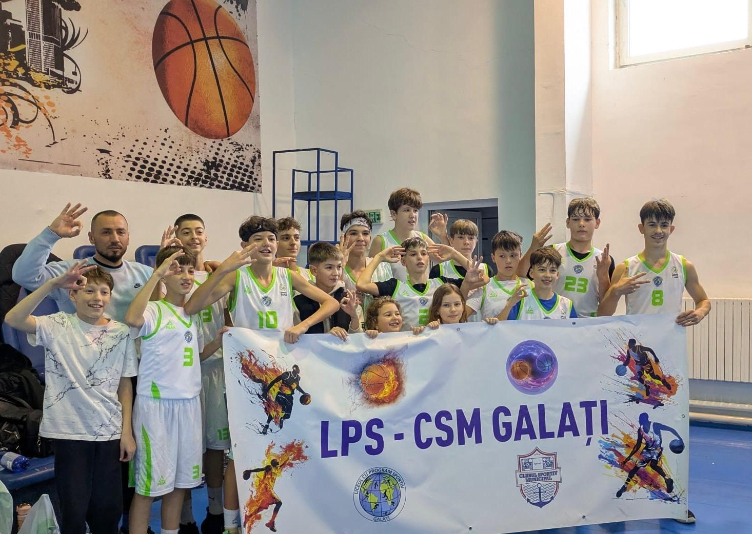 Trei victorii din trei meciuri pentru baschetbaliştii juniori