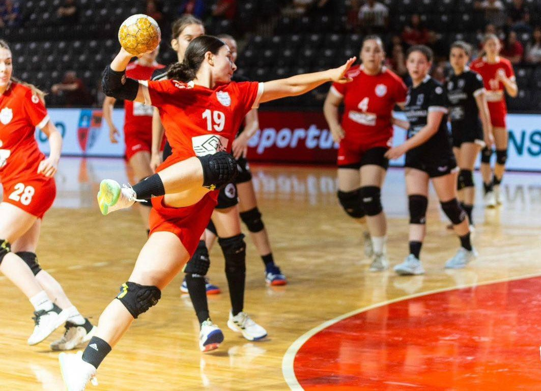 Junioare convocate la lotul naţional. Din sportul gălăţean