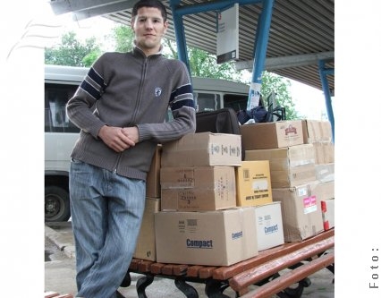 Mii de volume româneşti se duc peste Prut!