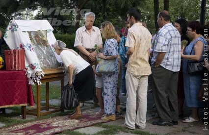 Cu nerăbdare la Maica Domnului...