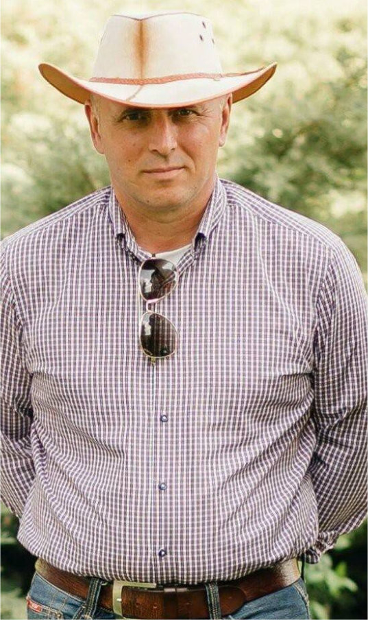 Liderul pieței naționale de țelină vine din Bădălan. Interviu cu legumicultorul Daniel Ciuhureanu