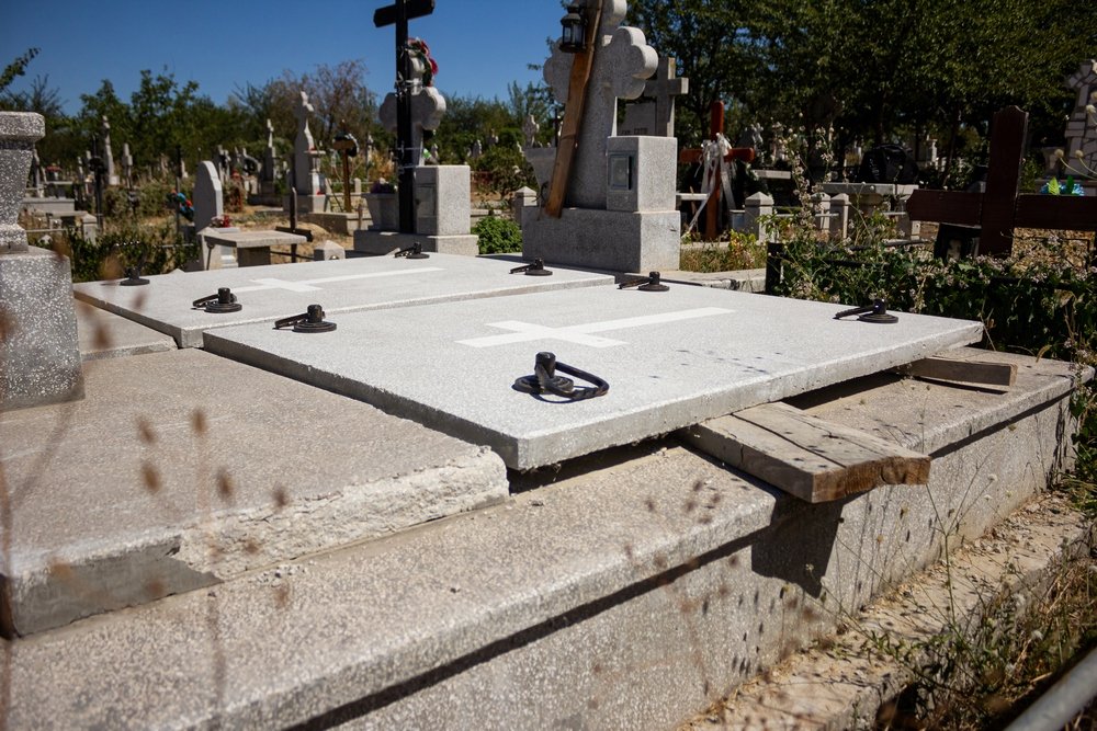 A plătit taxe mai vechi de trei ani, pentru a-și putea înmormânta mama