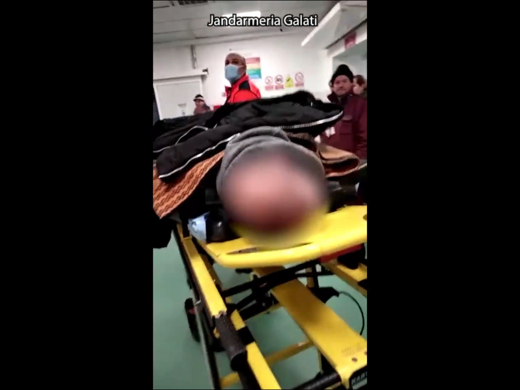 Un șofer isterizat a fost dus cu forța la Psihiatrie după o tamponare (VIDEO)