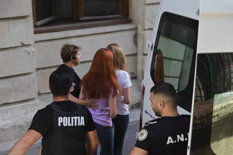 Doctorițele acuzate de omor calificat, eliberate din arest!