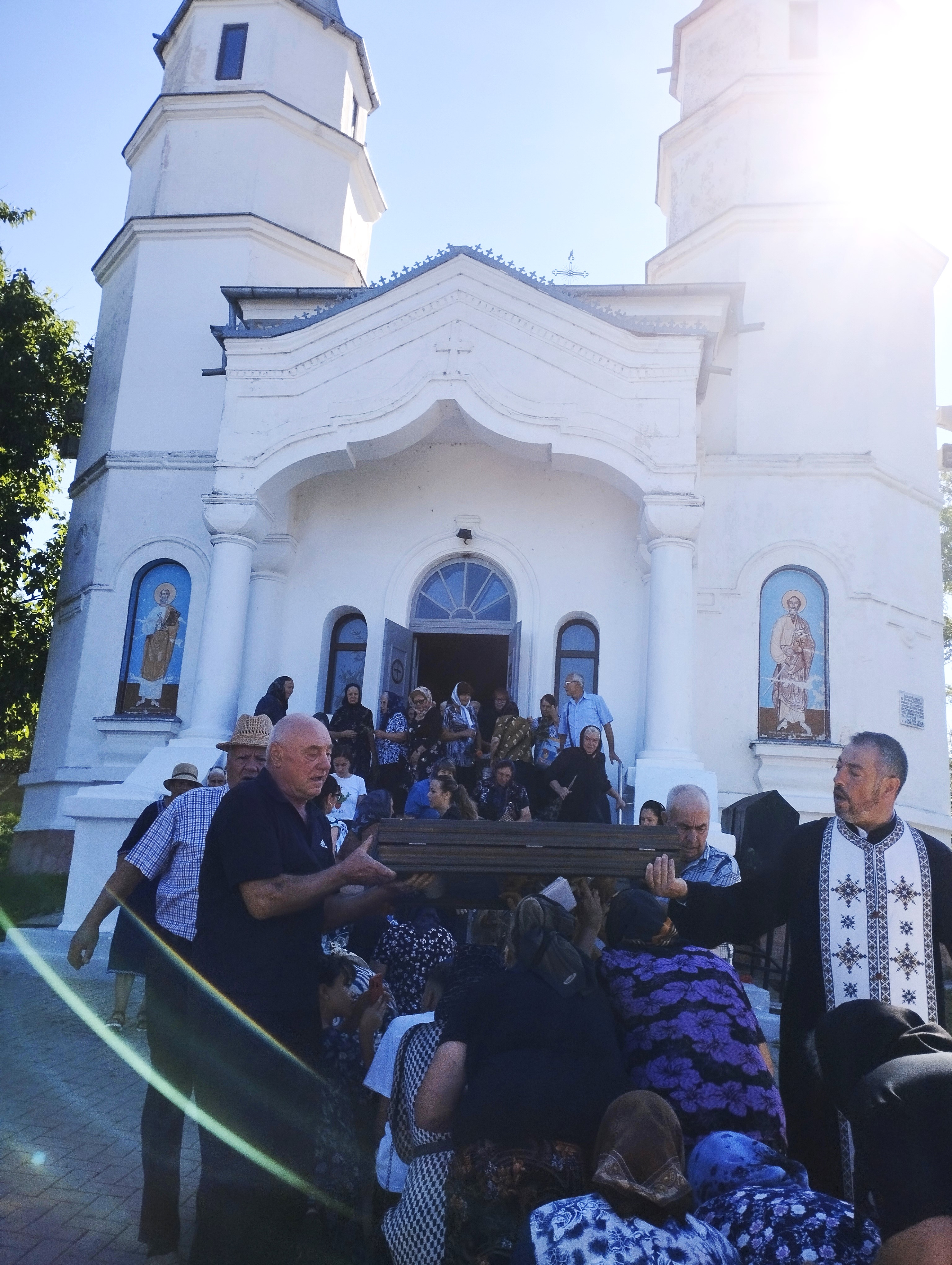 O bătrână biserică are nevoie de ajutorul fiilor satului