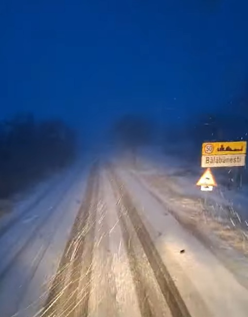 Ninge și s-a depus strat de zăpadă pe DN 24D, DN 25 şi DN 26