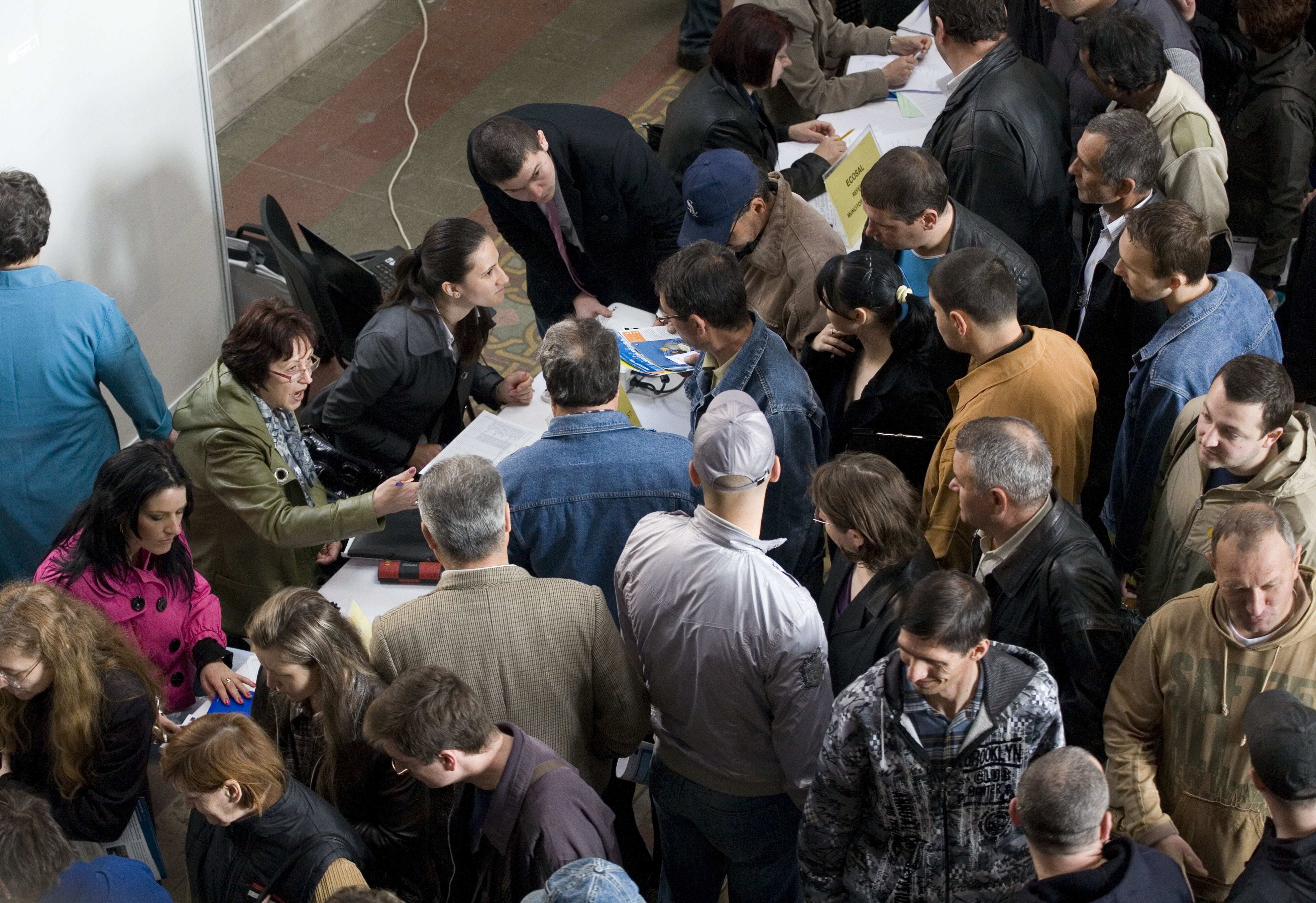 Şomerii sunt aşteptaţi la Bursa locurilor de muncă