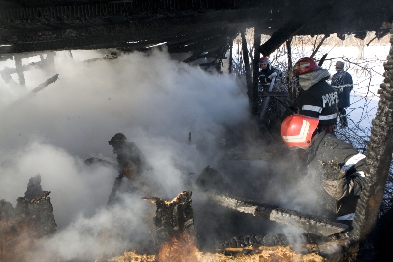 Incendiu izbucnit în cartierul Micro 17