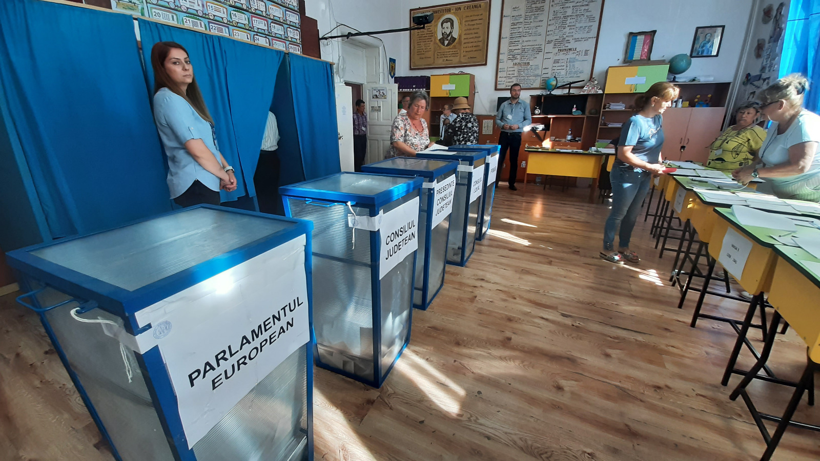 UPDATE. Galaţiul se menţine pe podiumul absenteismului la vot