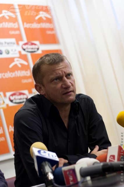 Dorinel Munteanu se teme de stomatolog!