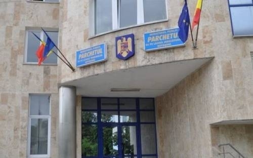 Gălăţean trimis în judecată, după ce a PĂCĂLIT CASIERII unor STAŢII PECO din Botoşani