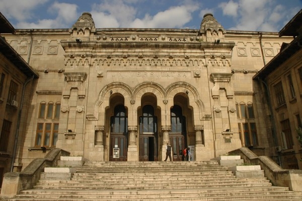 Astăzi încep înscrierile la masterat. Vezi câte locuri sunt la "Dunărea de Jos"