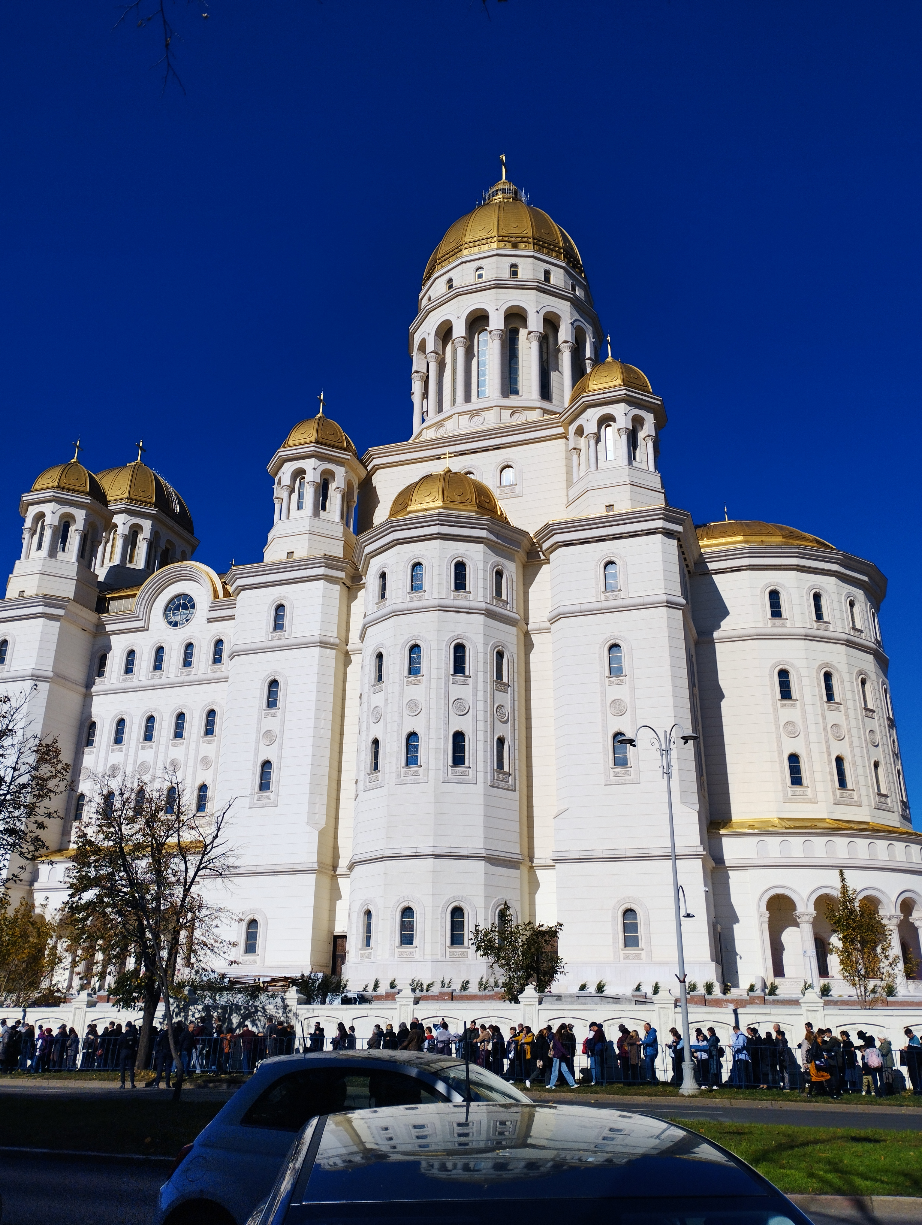 Catedrala Națională - o rugăciune în piatră pentru jertfa străbunilor (GALERIE FOTO)