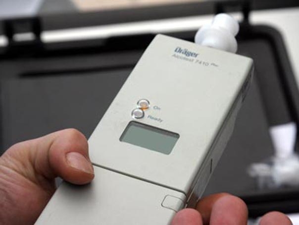 Şoferi BEŢI sau fără permis au pus în PERICOL traficul din judeţ