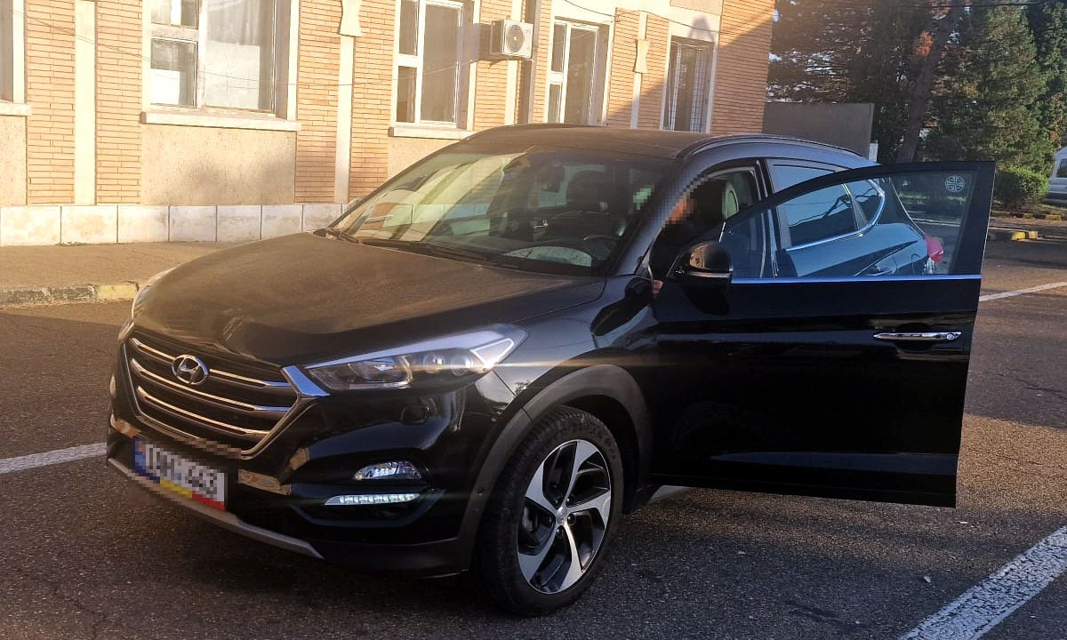 Maşină cu ITP fals, oprită la frontiera Galați-Rutier